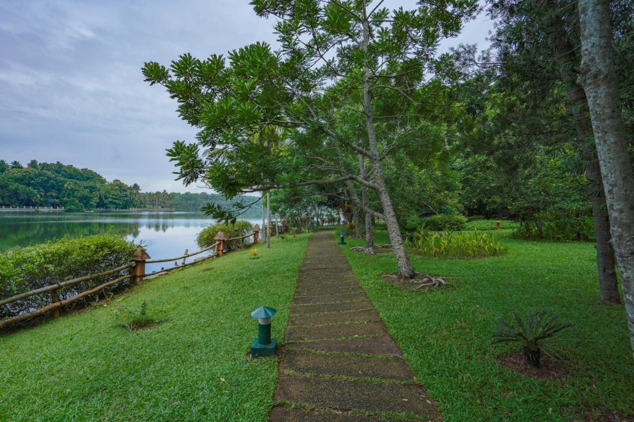 Fragrant Nature Backwater Resort & Ayurveda Spa Kollam Luaran gambar