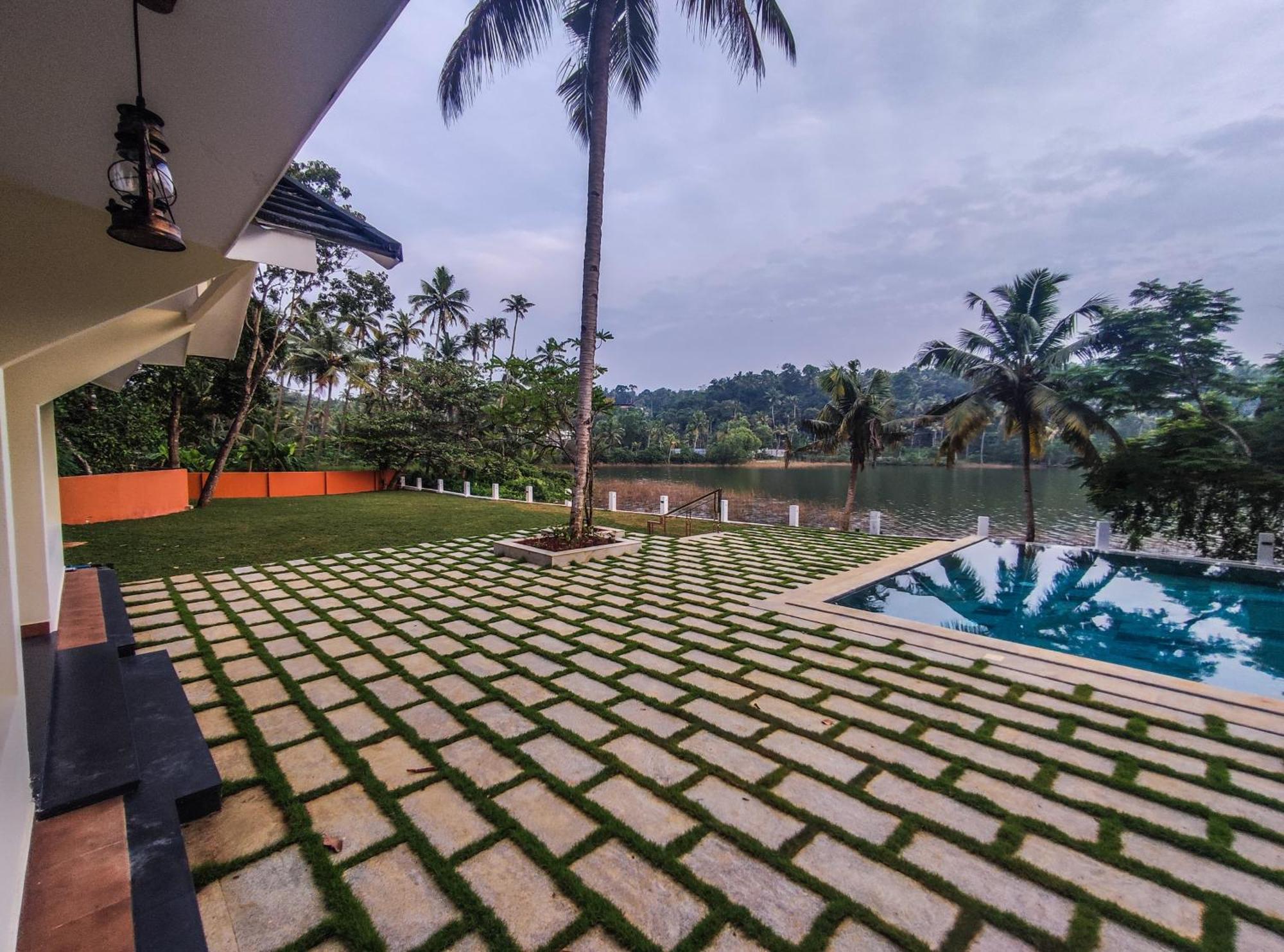 Fragrant Nature Backwater Resort & Ayurveda Spa Kollam Luaran gambar